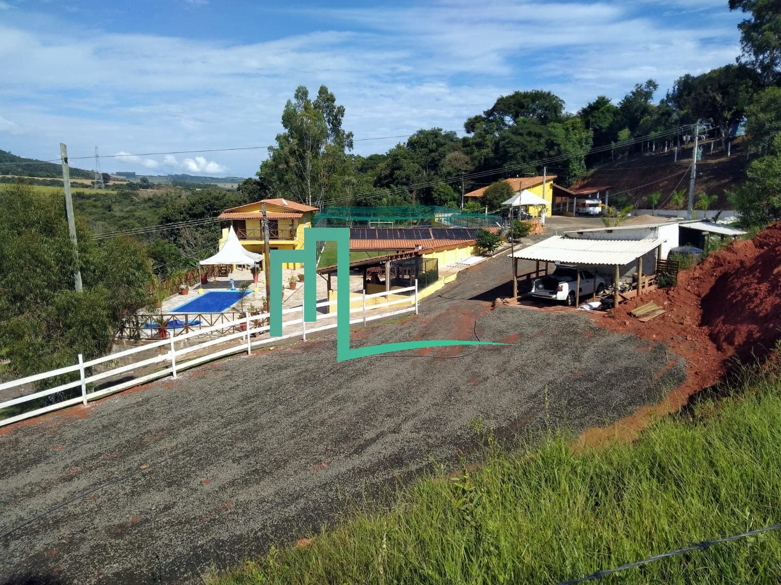 SÍTIO Á VENDA EXCELENTE OPORTUNIDADE EM ITAMOGI   - Varias represas - Piscina  - Chalé  - Palco para shows  - Quadra  - 